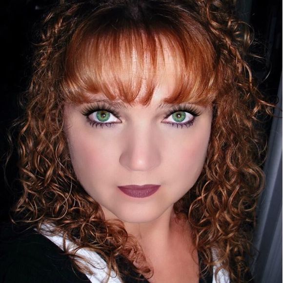 Meet your Posher, Cindie - Picture 1 of 1